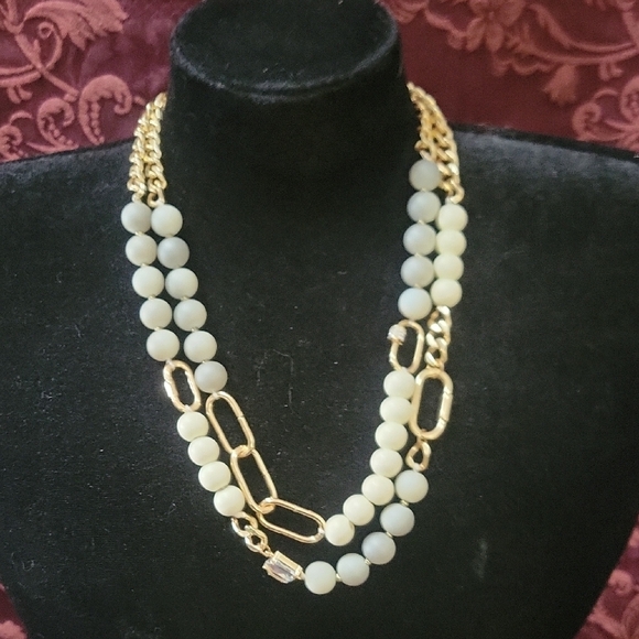 Jewelry - Cream Pearl and Gold Chain Statement Necklace